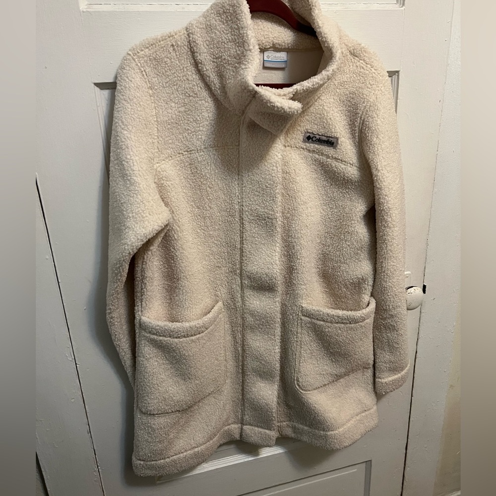 Women’s large Columbia Sherpa/fleece long coat
